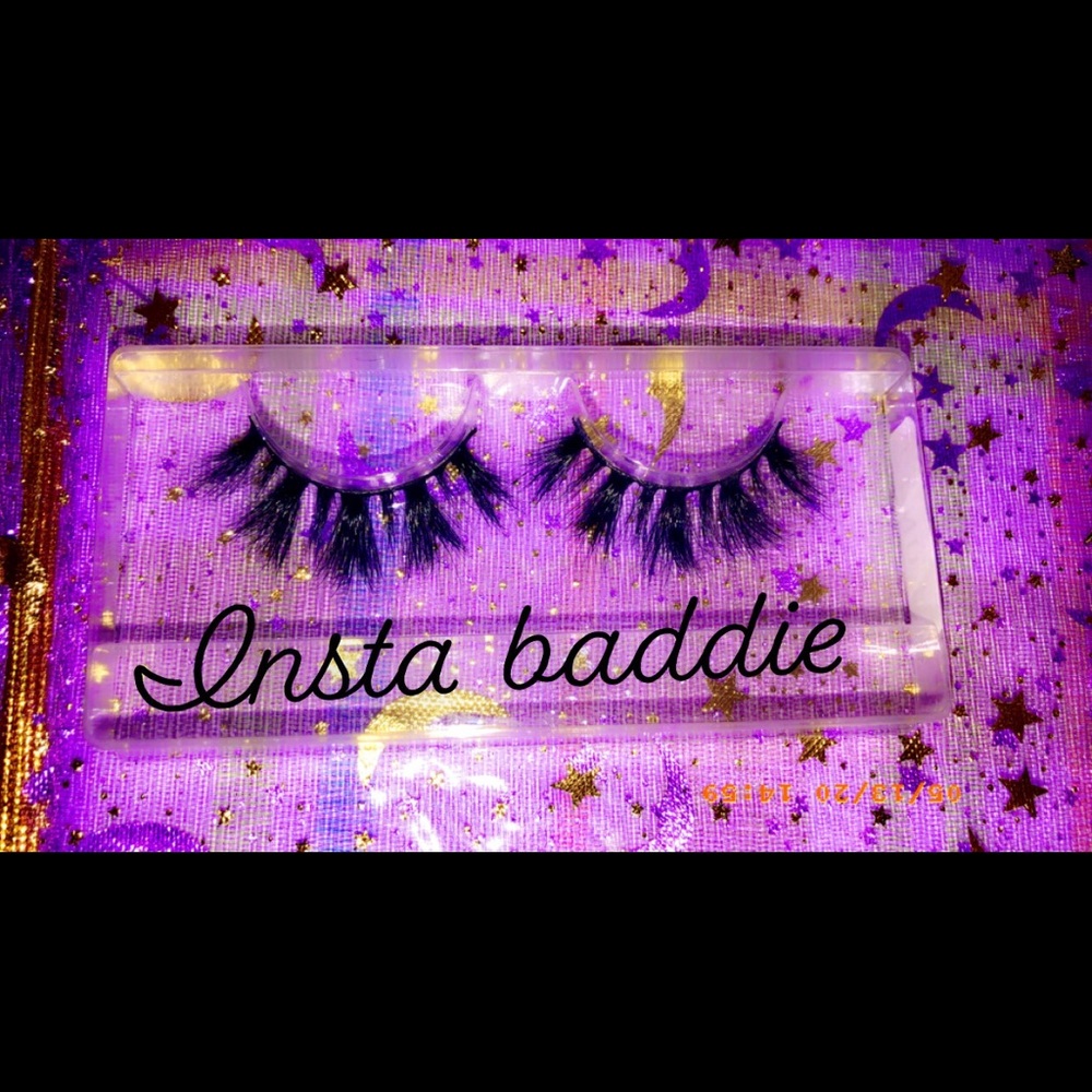 Lashes - Picture 10 of 11